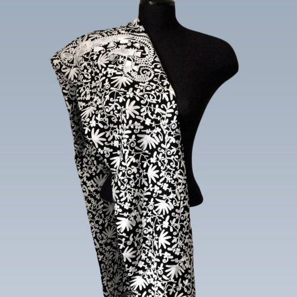Pashmina shawl, women travel wrap, Scarves and Wraps, Lightweight shoulder wrap - Picture 4 of 9